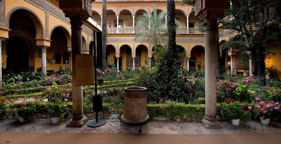 La casa-palacio de las Dueñas abre de noche