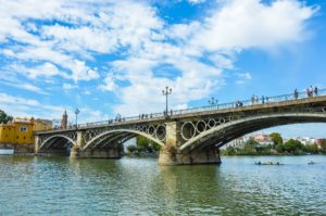 sevillavisita puente de Triana